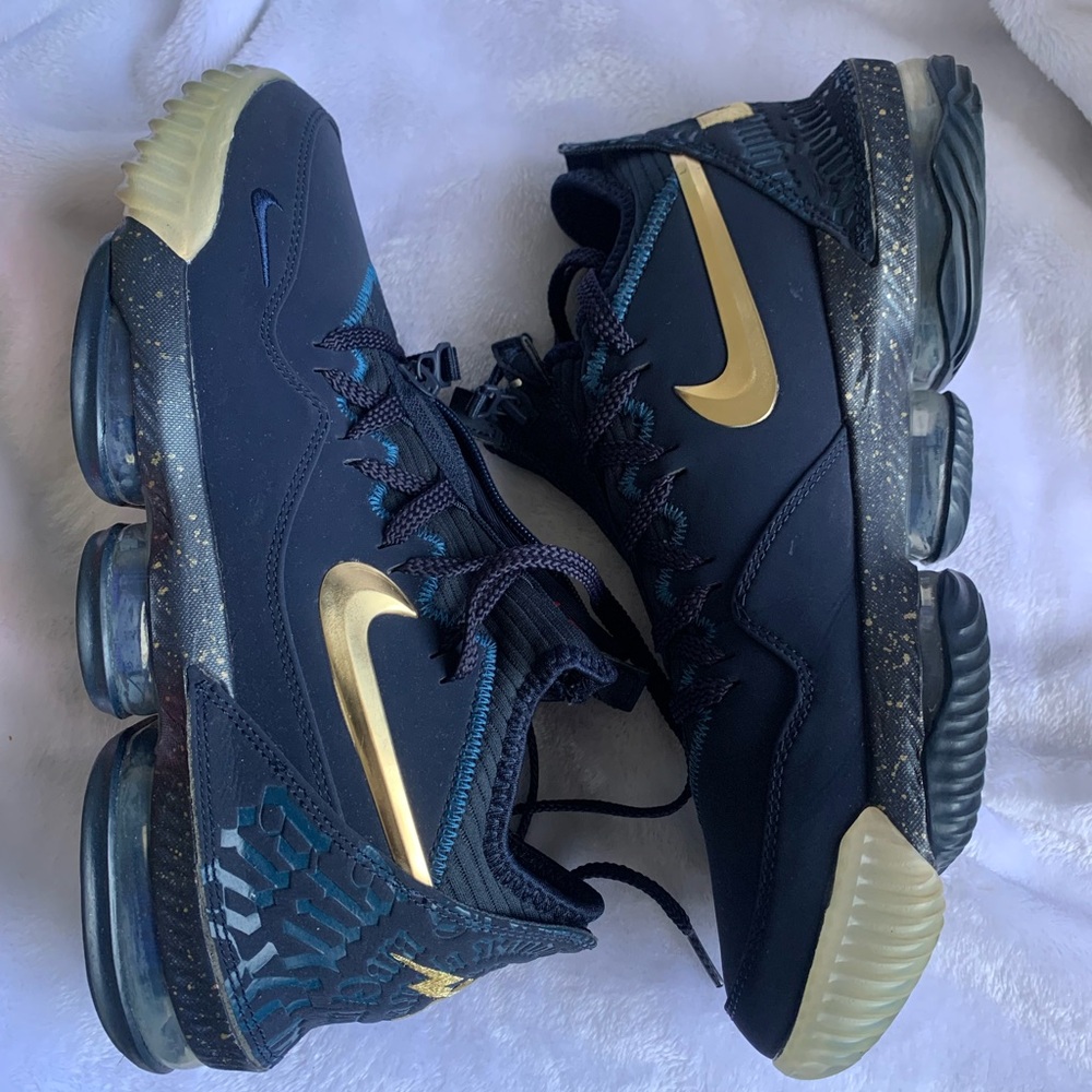 Nike LeBron 16 Low - Black and Gold